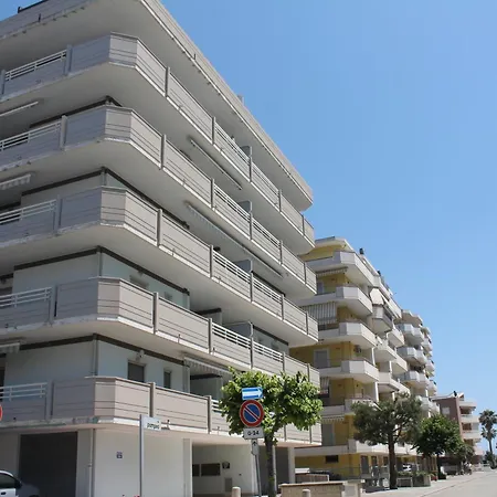 Mediterraneo B شقة